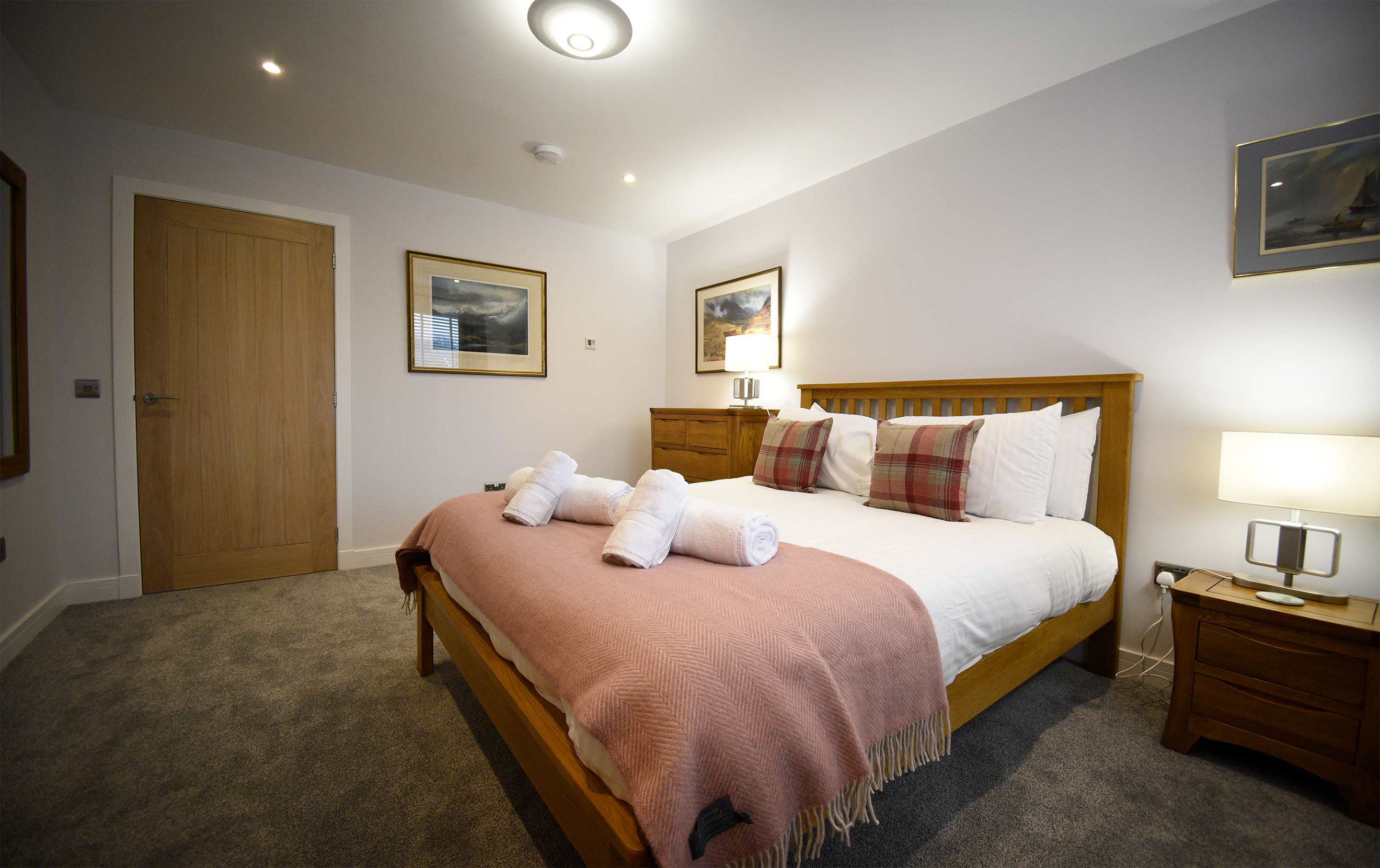 Stay at our Portree self catering accommodation with King size beds and en suite shower rooms